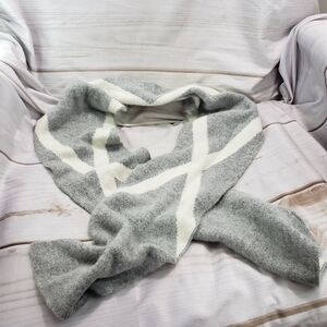 Gap Gray White Winter Scarf Angora Wool Nylon Viscose Reversible Soft